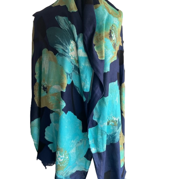 Liz Claiborne Accessories - Liz Claiborne Aqua blue and green Scarf!